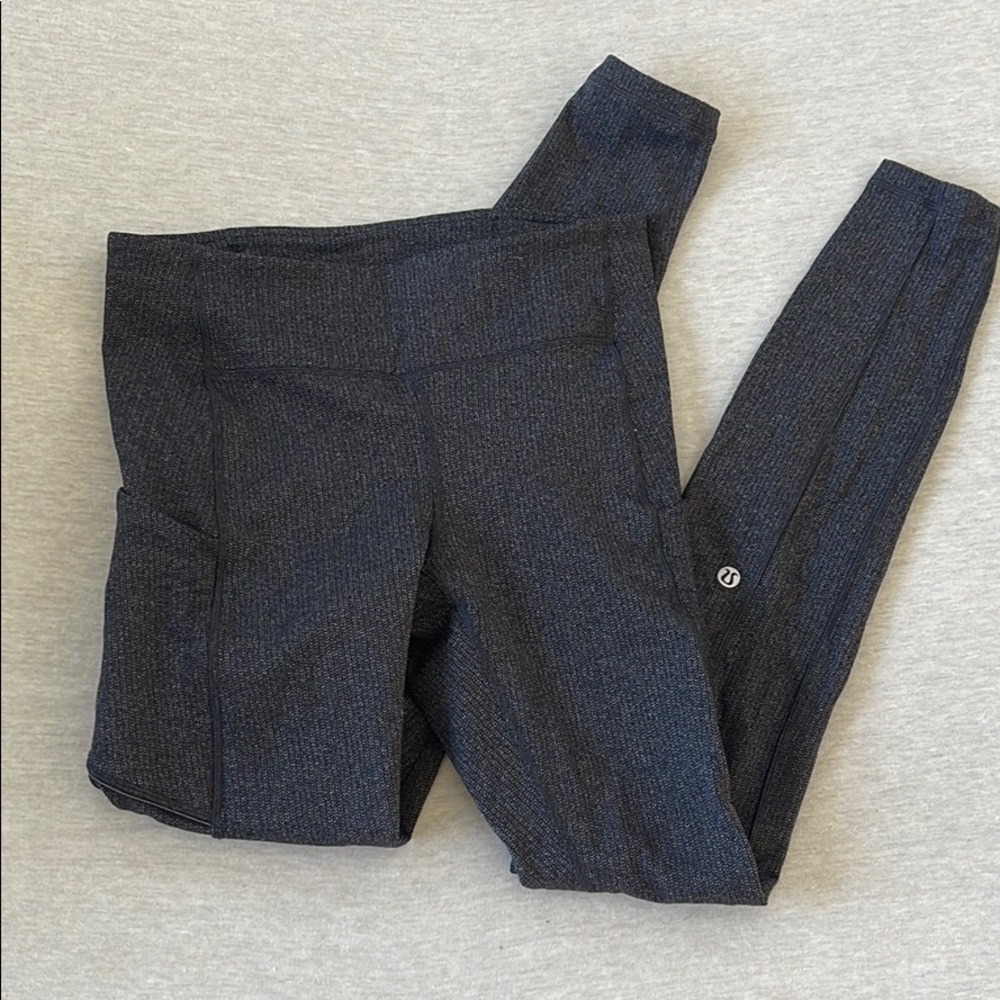 Dark gray knit lulu leggings size 6